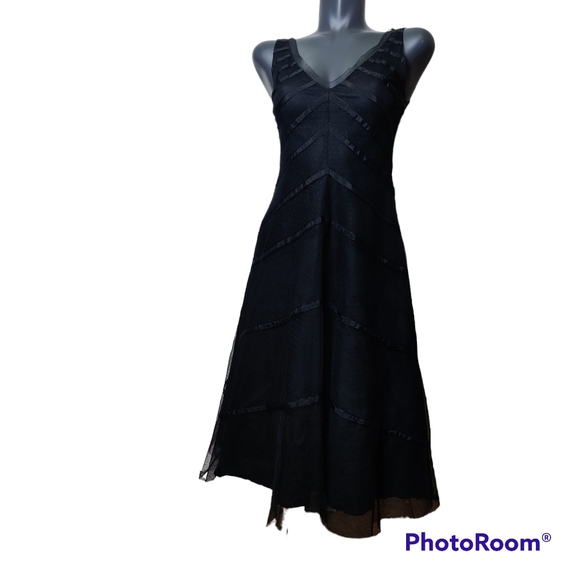 BCBGMaxAzria Dresses & Skirts - BCBG Maxazria flared party dress with attached slip underneath size 4
